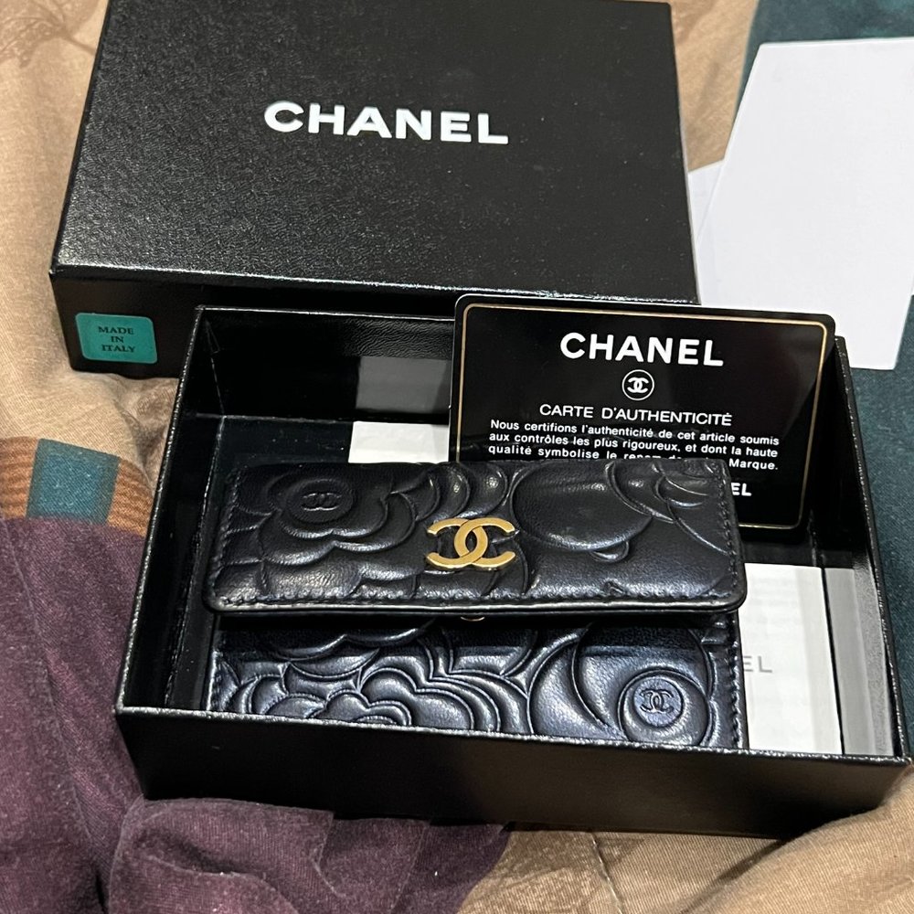 Rare limited Camellia Cardholder with box and authenticity card